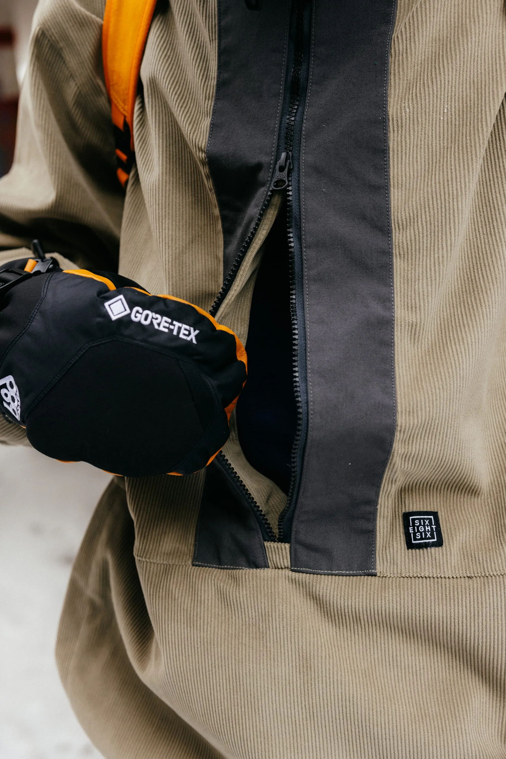 686 Men's Ghost 2.5L Anorak Jacket