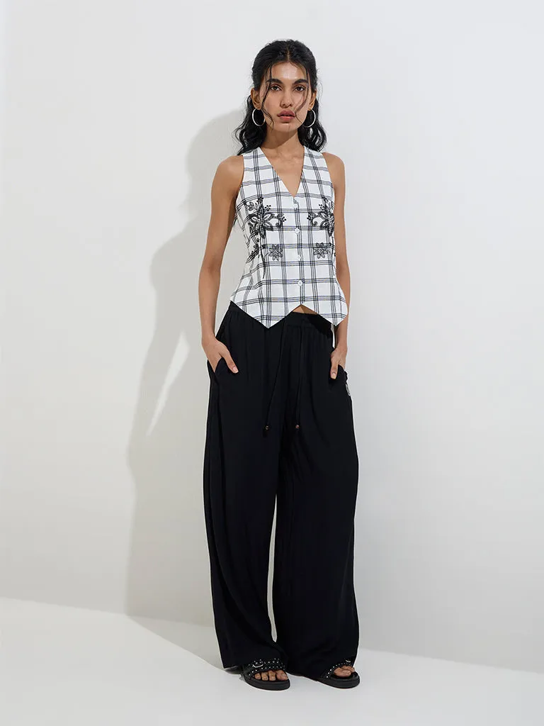Bombay Paisley White Checkered Cotton Waistcoat-Style Top