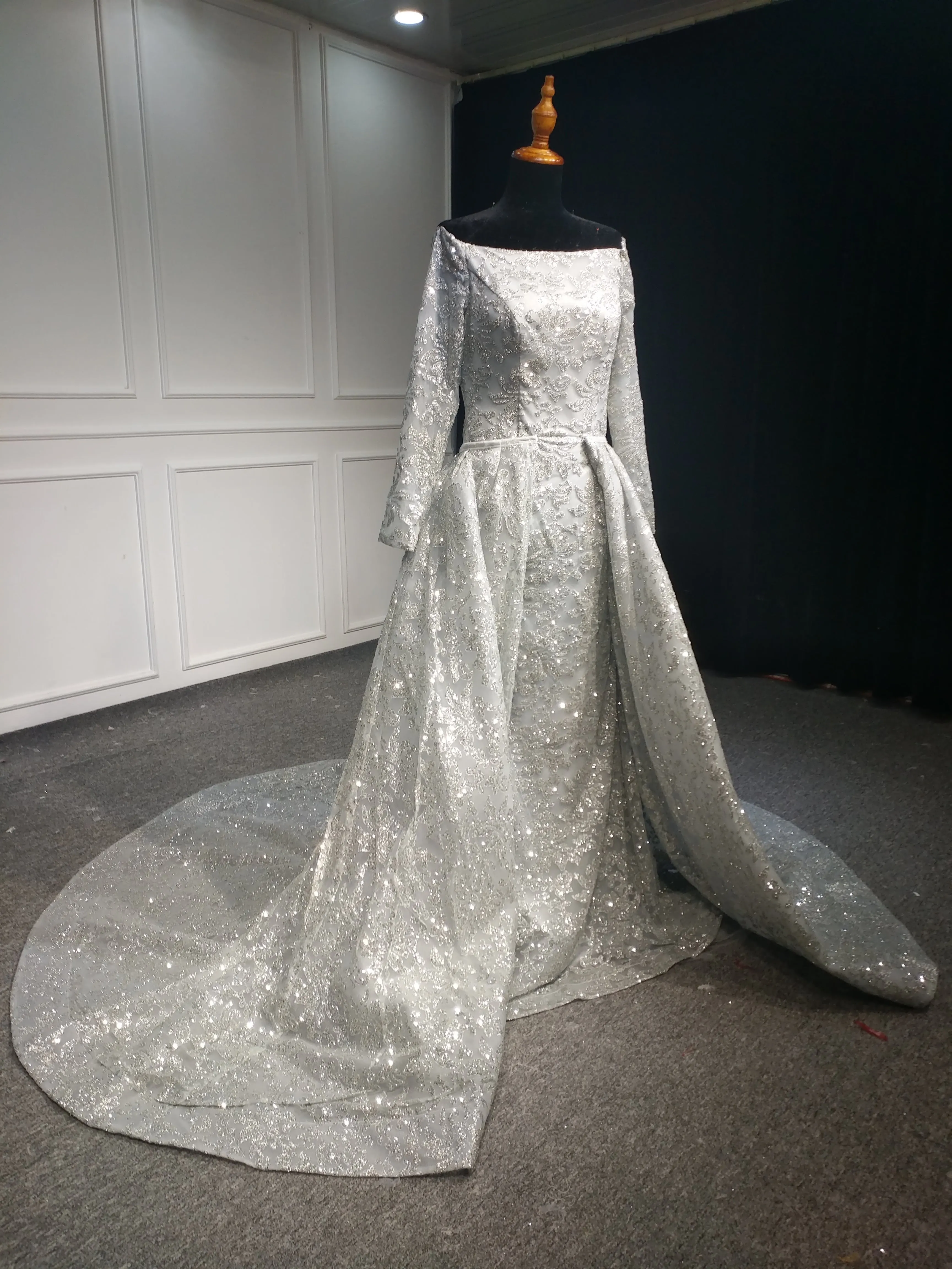 off shoulder sliver gray long sleeves prom dresses with removable train