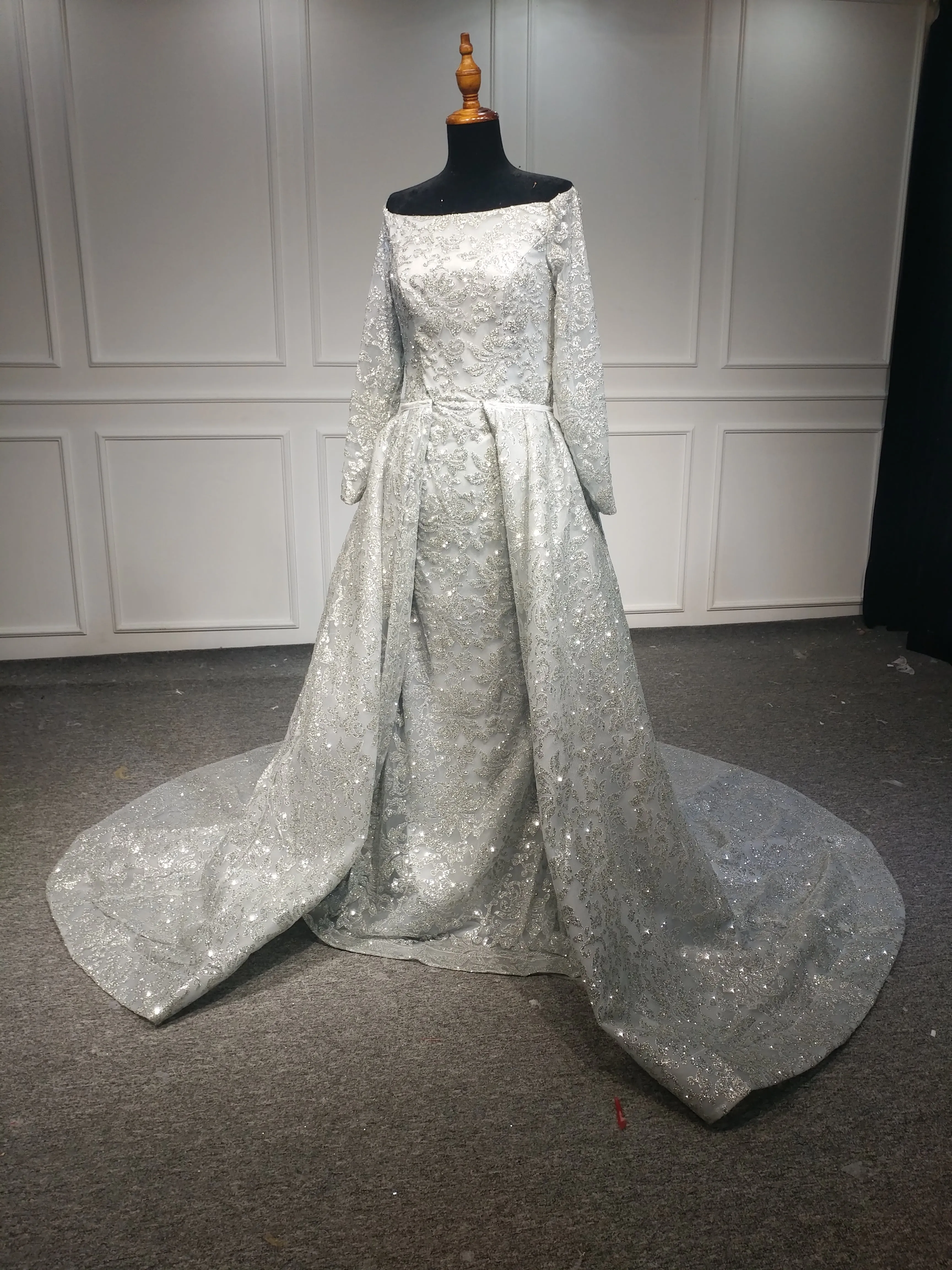 off shoulder sliver gray long sleeves prom dresses with removable train