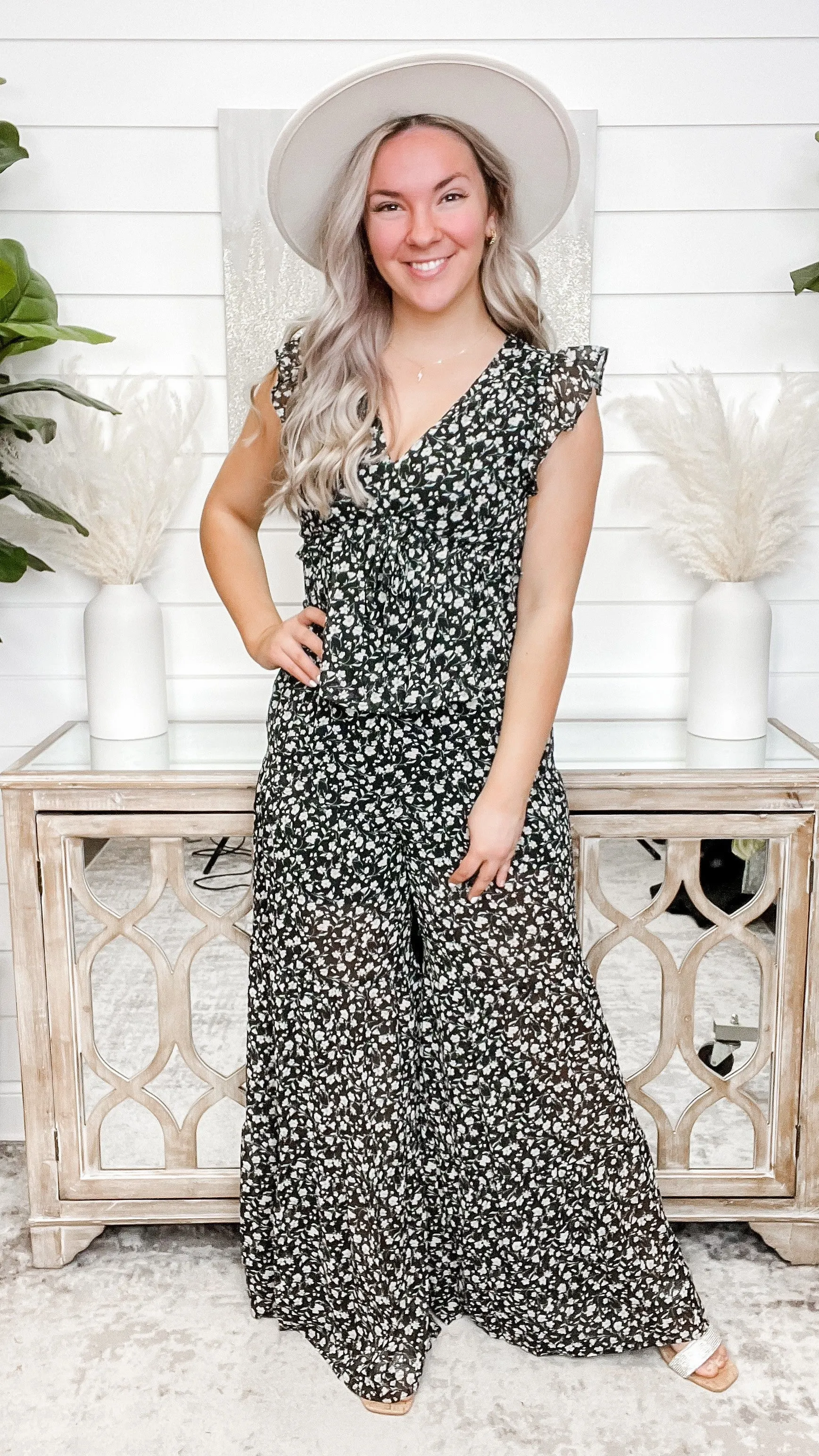 Right For Me Floral Cropped Top - 2 colors!